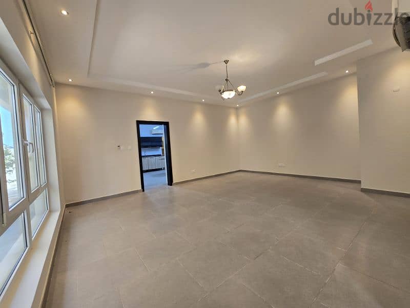 4 BR + Maid Room At North Mawaleh 3