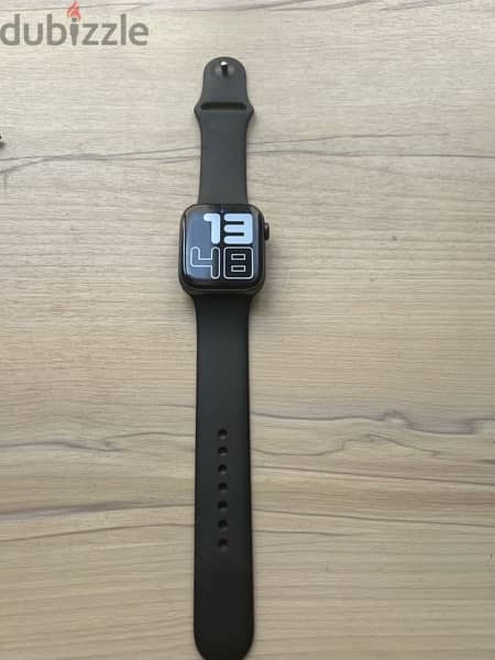 Apple Watch Series 6 44mm with charger and 7 bands 7