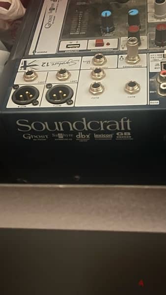 مشغل audio mixer موزع صوت اصلي ماركة soundcraft 1