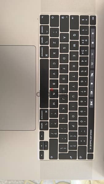 MacBook Pro (16inch, 2019) - 8-core intel core i9 3