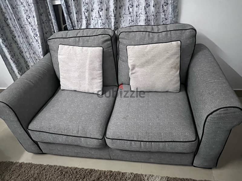 Good condition sofa setty with center table. 2