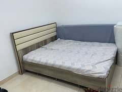 Queen size bed and matress 0