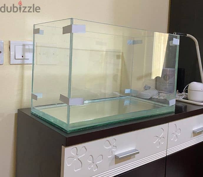 brand new fishtank not used, SIZE 50X25X30cm
6mm glass 1