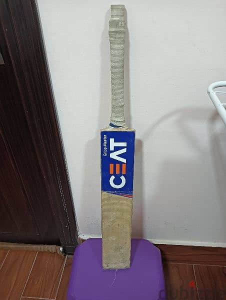 1)Cool  box
2)CEAT BAT 
3) KASHMIR BILLOW BAT NO. 7. . . 3