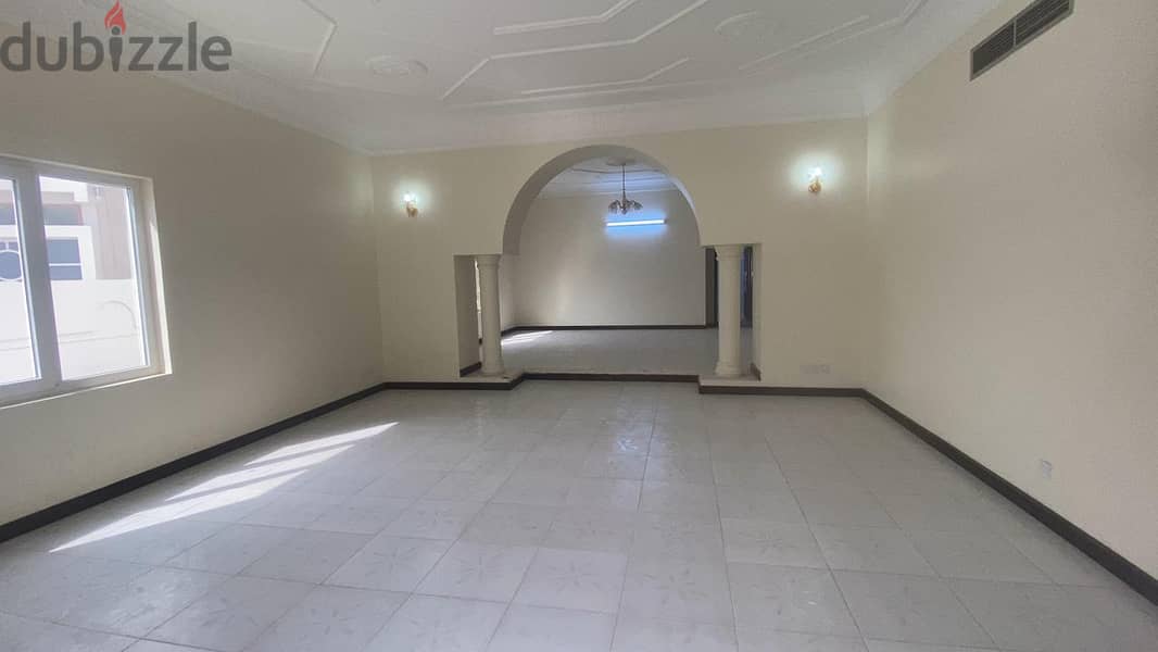 6Me33 Spacious Elegant 10BHK villafor rent in Al Sarooj. 2