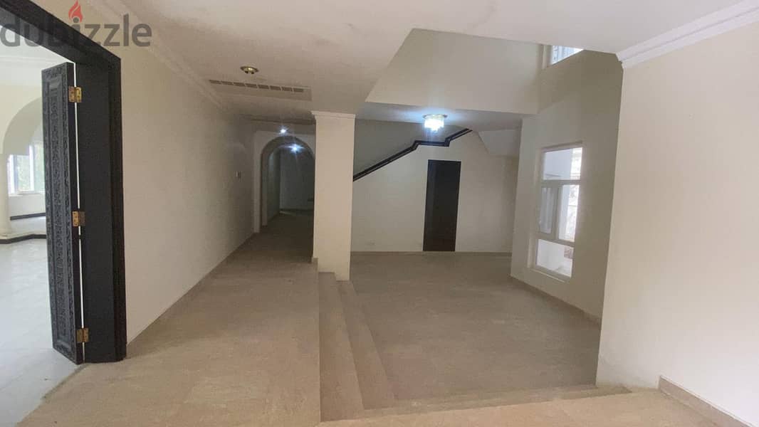 6Me33 Spacious Elegant 10BHK villafor rent in Al Sarooj. 4