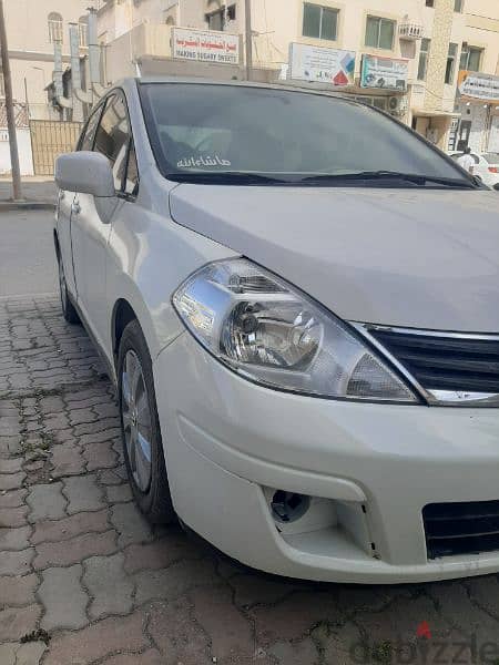 Nissan Tiida 2012 1