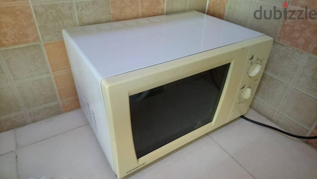 MICROWAVE OVEN 1