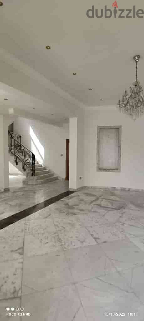 "SR-AV-342 *Luxurious Villa for Rent in Seeb – Beachside Bliss Awaits 5