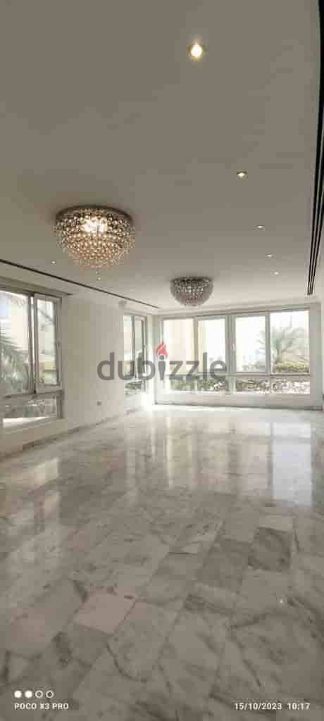 "SR-AV-342 *Luxurious Villa for Rent in Seeb – Beachside Bliss Awaits 18