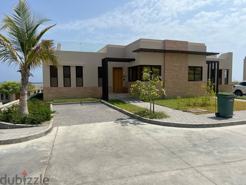 One bedroom villa sea view, second line from the beachfront in Jebel S 1