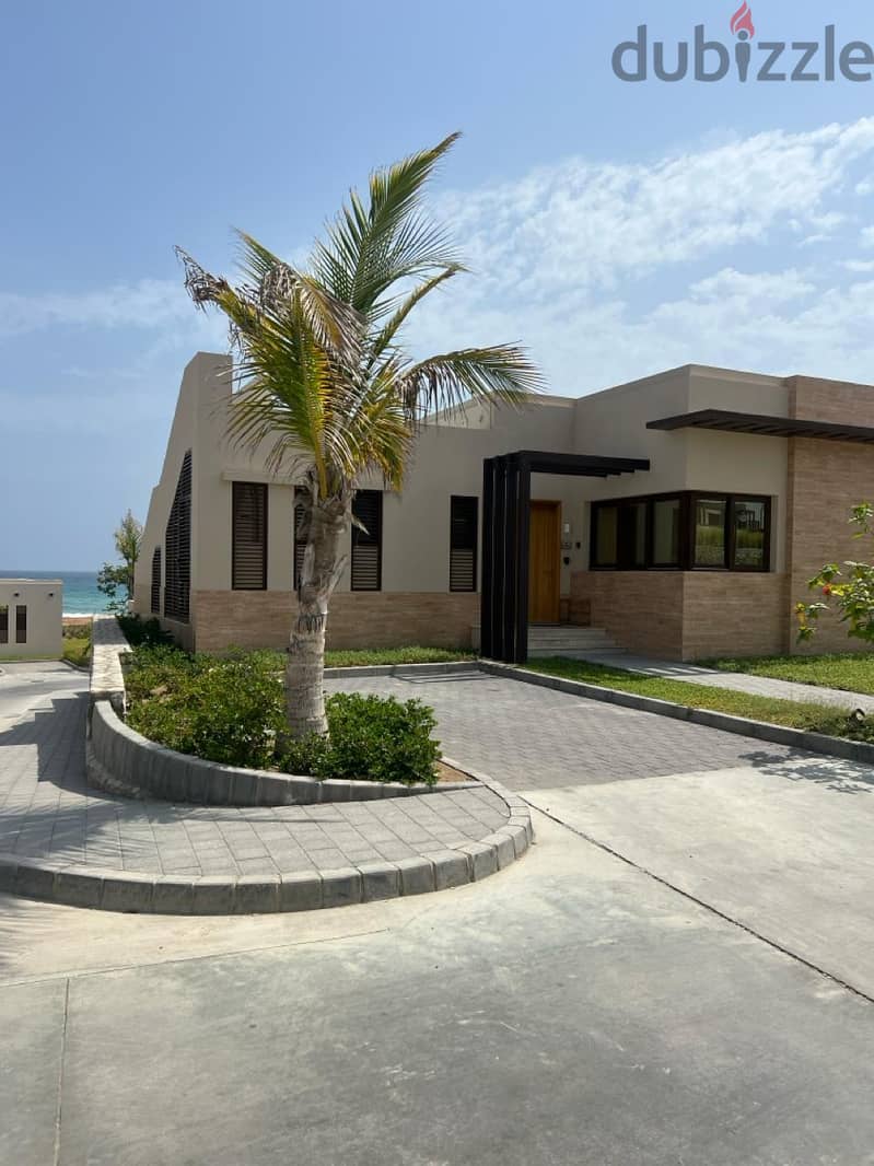 One bedroom villa sea view, second line from the beachfront in Jebel S 2