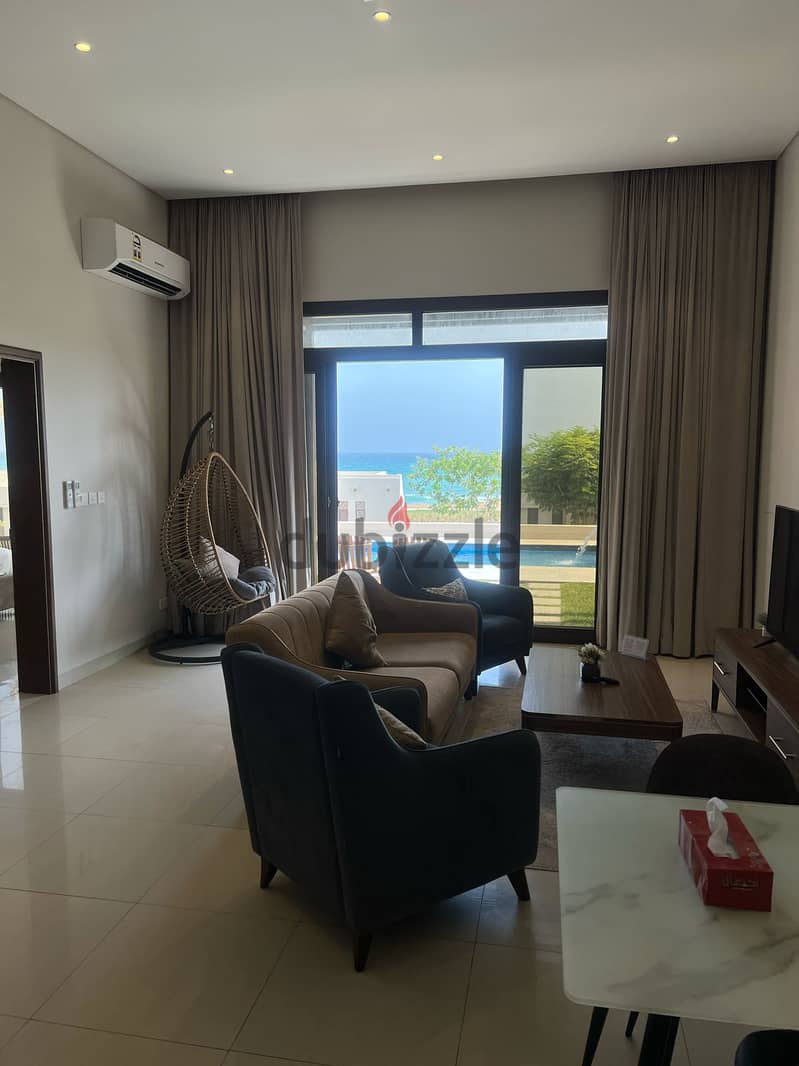 One bedroom villa sea view, second line from the beachfront in Jebel S 4