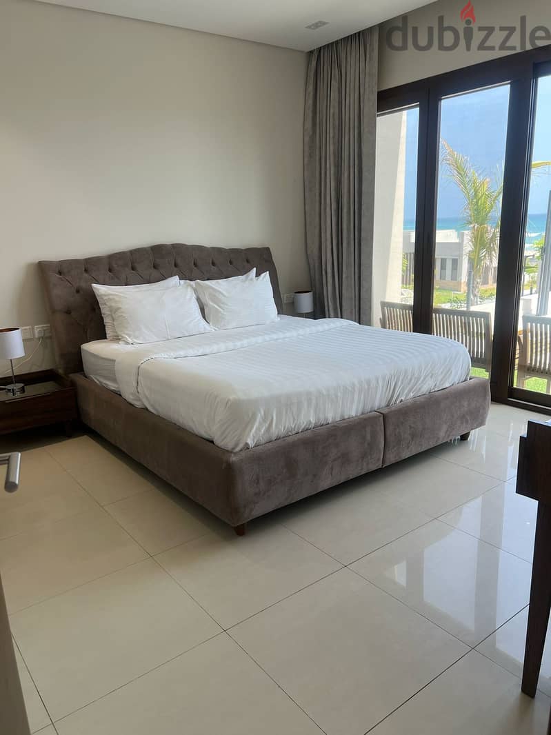 One bedroom villa sea view, second line from the beachfront in Jebel S 5