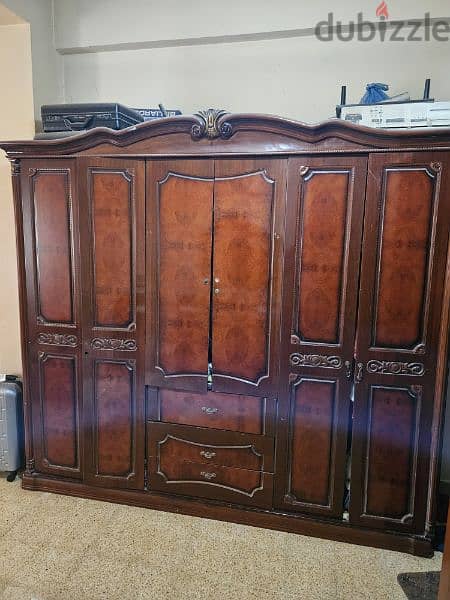 6 door wooden cupboard for sale 0