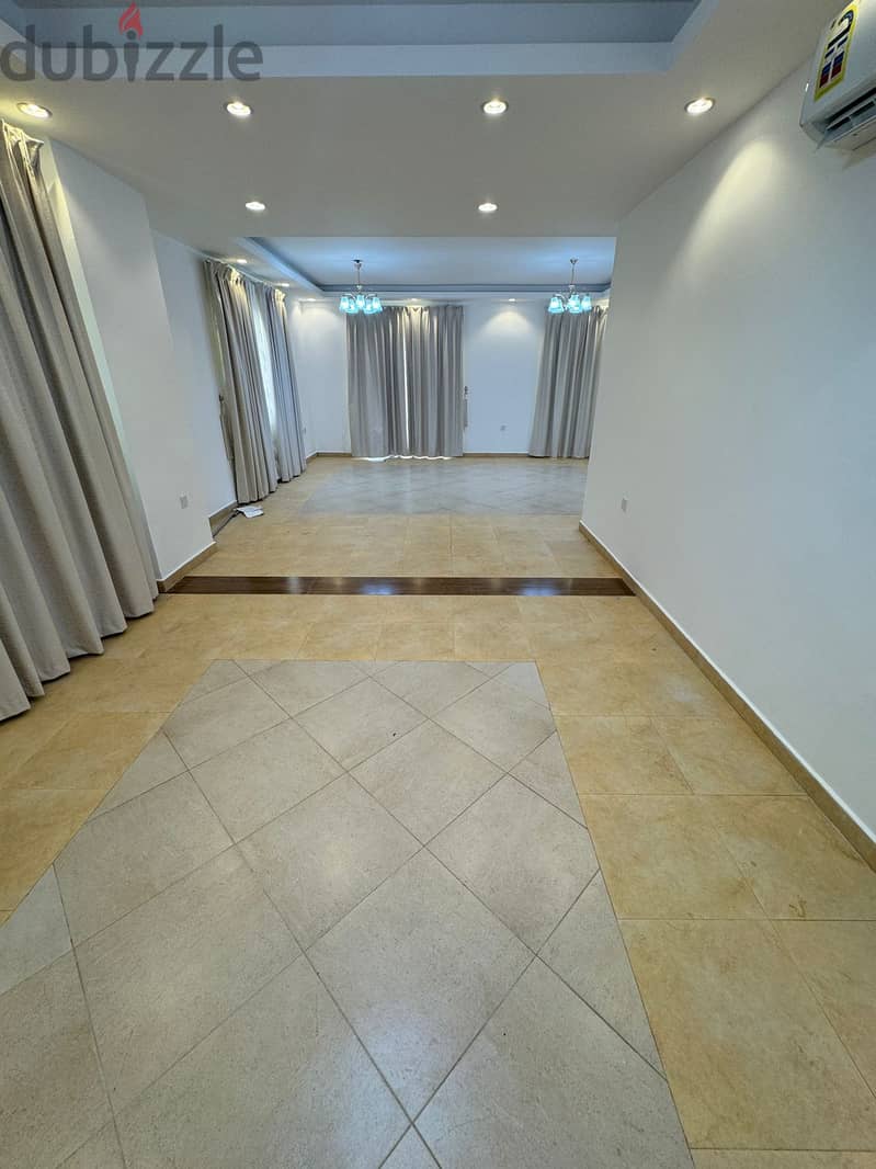 WELL MAINTAINED 5+1BR VILLA IN AL HAIL 1