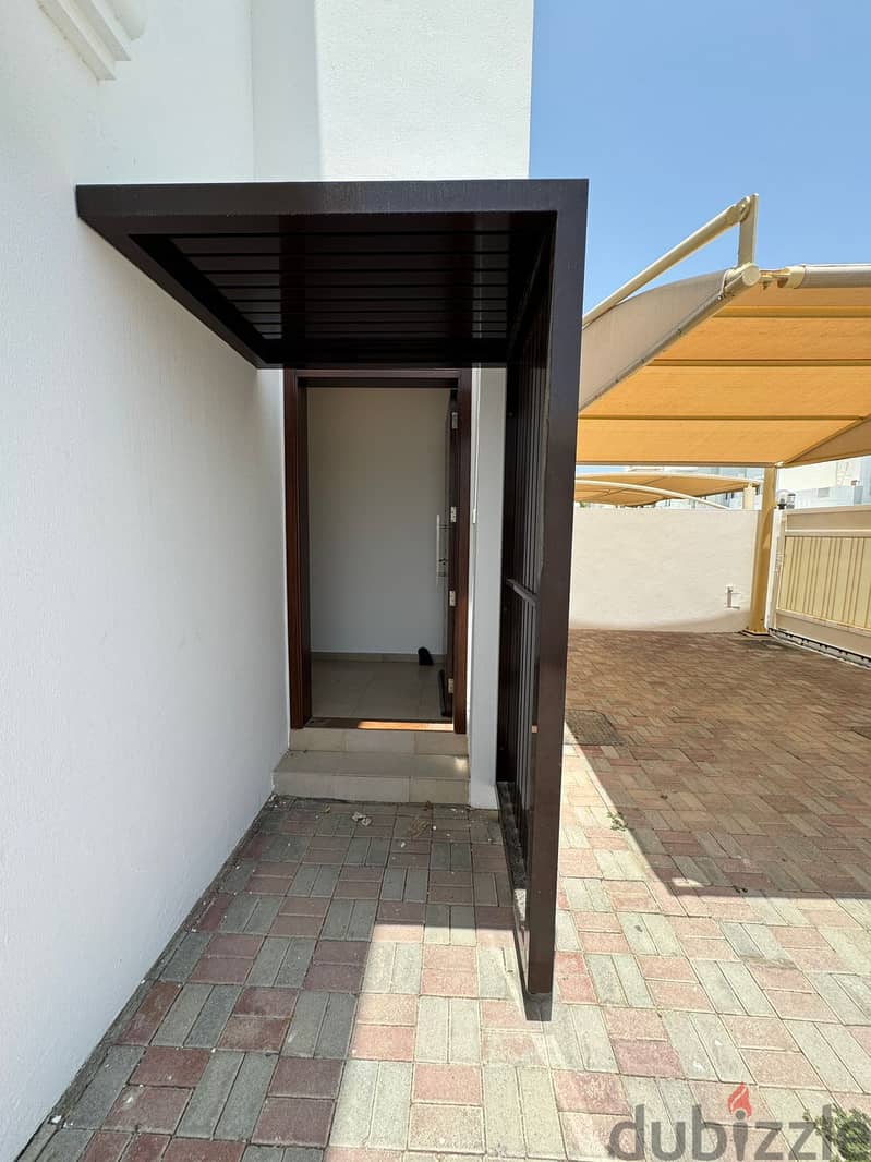 WELL MAINTAINED 5+1BR VILLA IN AL HAIL 6