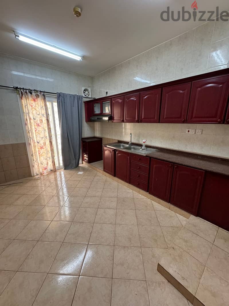 WELL MAINTAINED 5+1BR VILLA IN AL HAIL 8