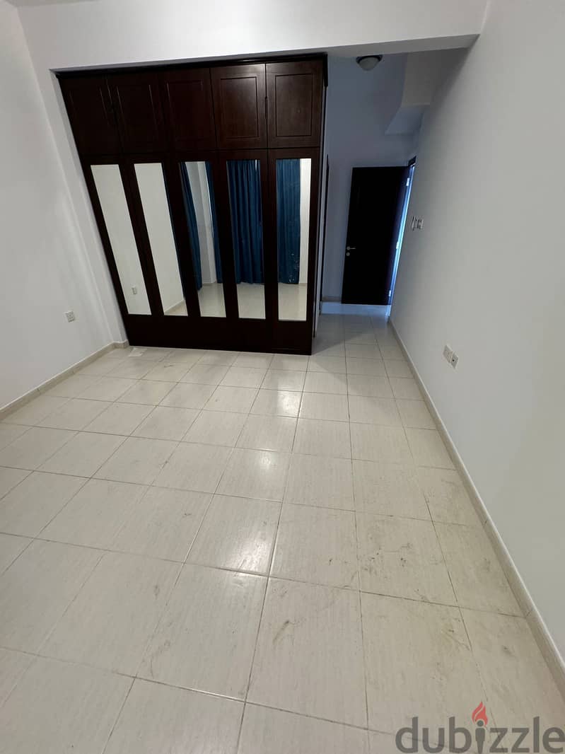 WELL MAINTAINED 5+1BR VILLA IN AL HAIL 9