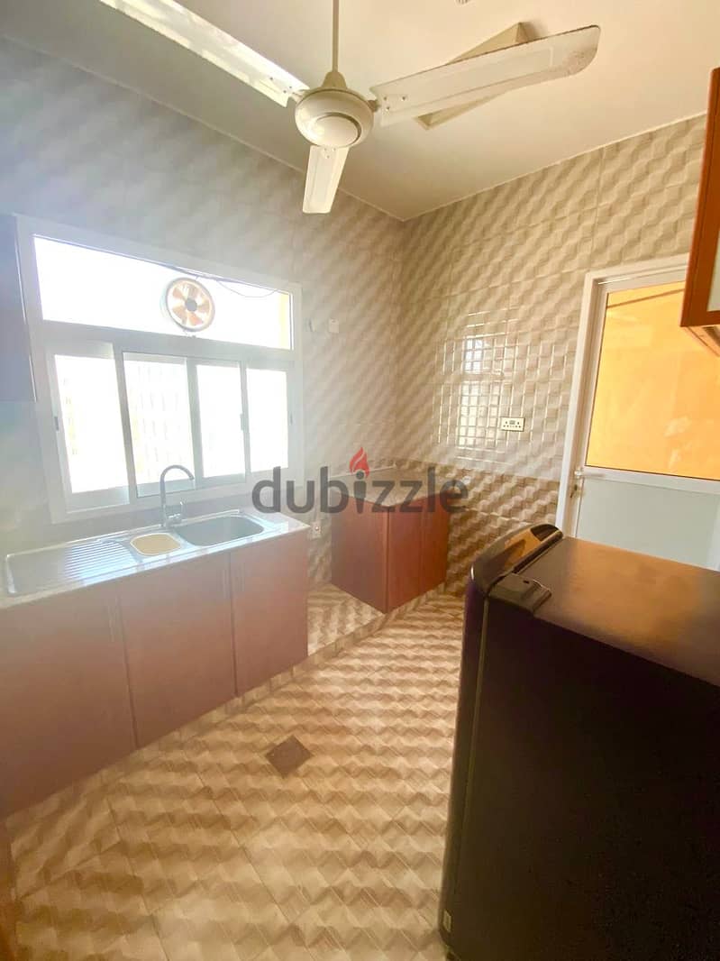 "SR-SH-616  *Beautiful Flats for Rent in Almawaleh South!* 4