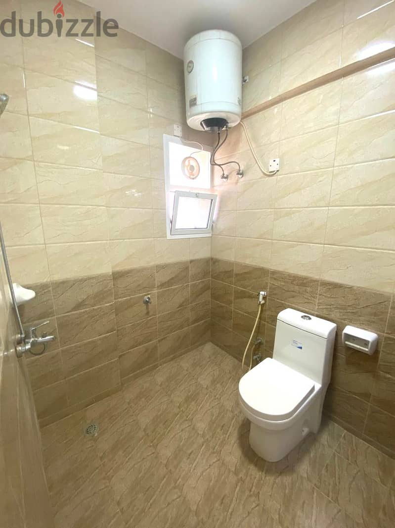 "SR-SH-616  *Beautiful Flats for Rent in Almawaleh South!* 6