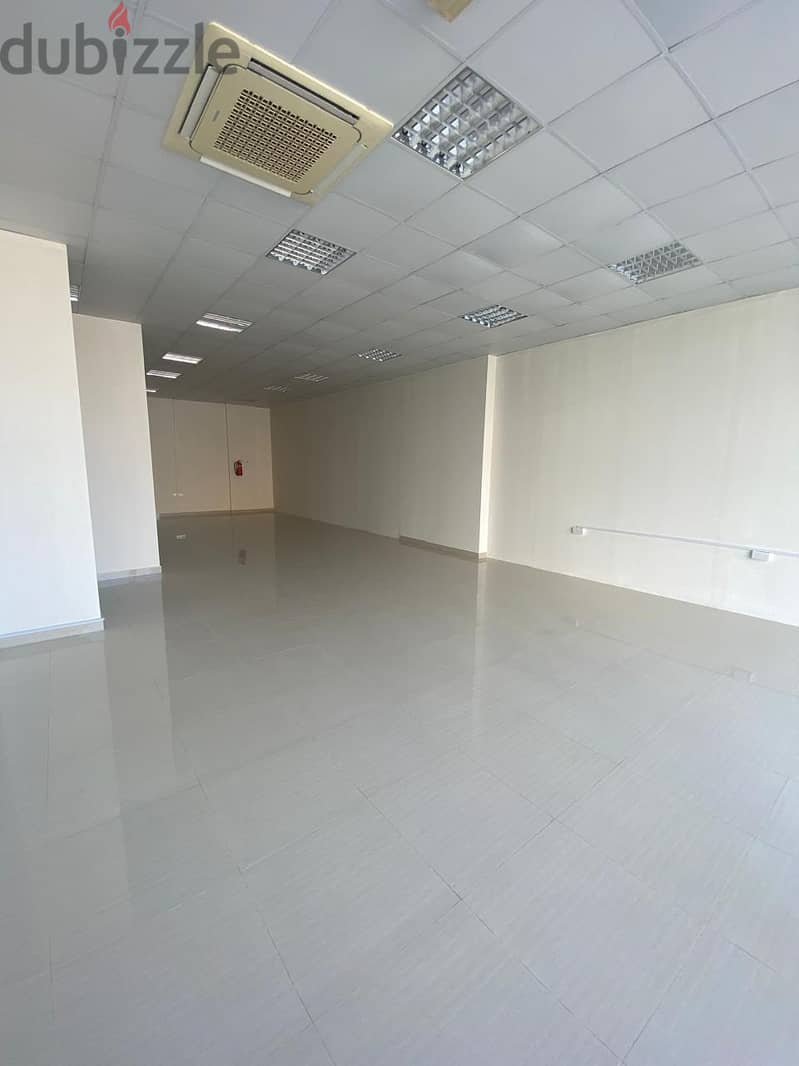 "SR-SH-617  *Showroom for Rent in Almawaleh South!* 2