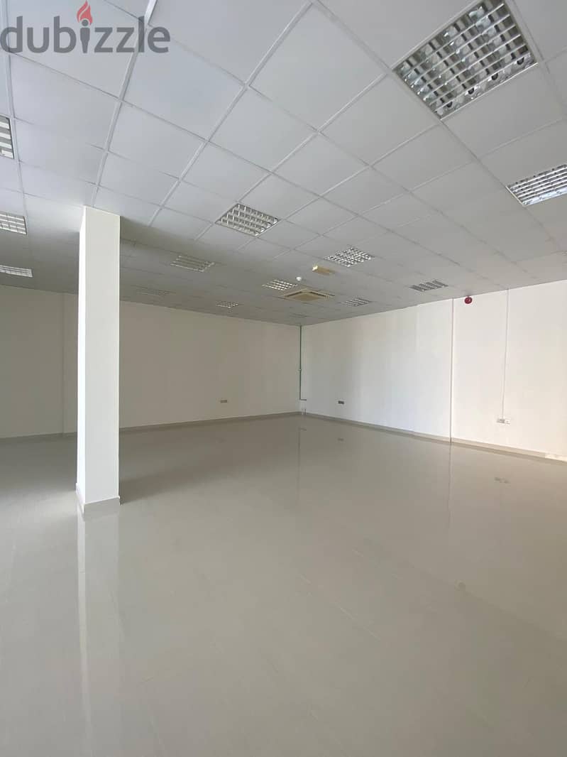 "SR-SH-617  *Showroom for Rent in Almawaleh South!* 3