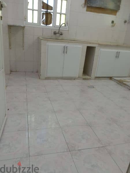 Available flat in Alkhoud souq near for family only 5