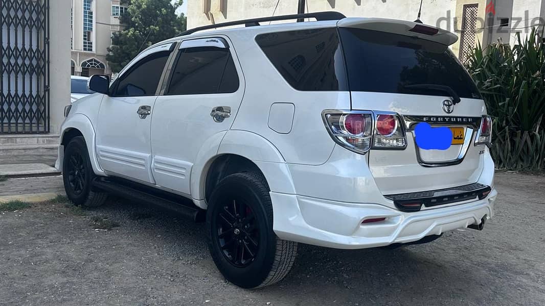 Toyota Fortuner 2014 4