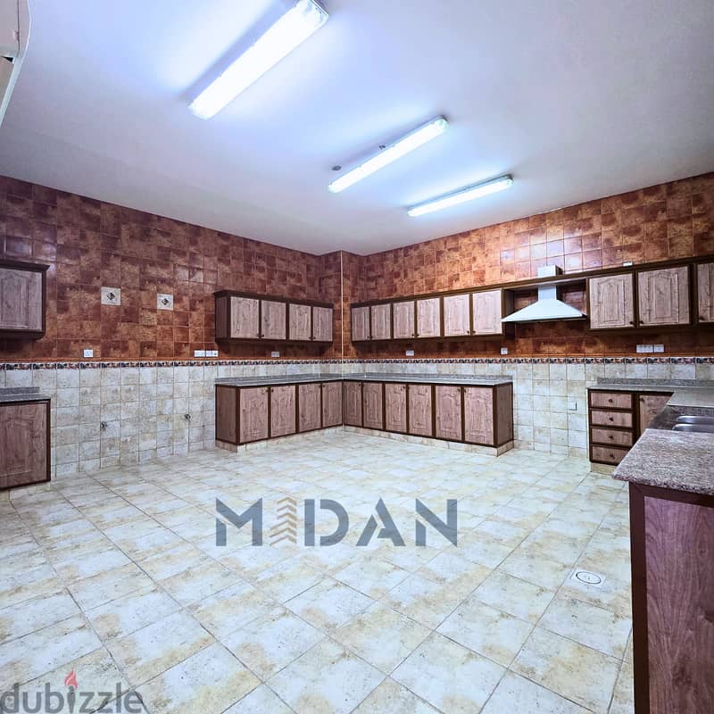 MADINAT SULTAN QABOOS | WELL MAINTAINED 3+1 BR VILLA 6