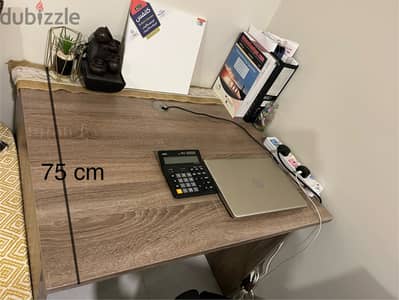 Very good condition computer desk/table