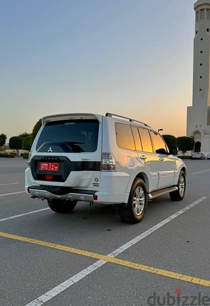 suv pajero2020 nissan patrol 2021 Land Cruiser 2024 for rent 5