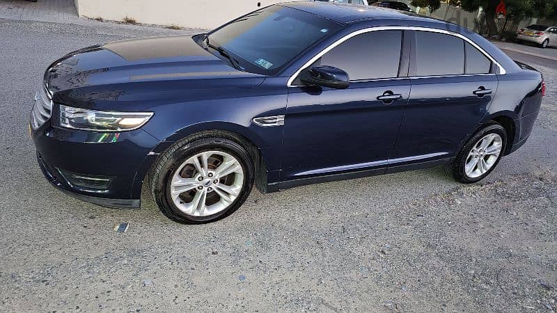 Ford Taurus 2016 1