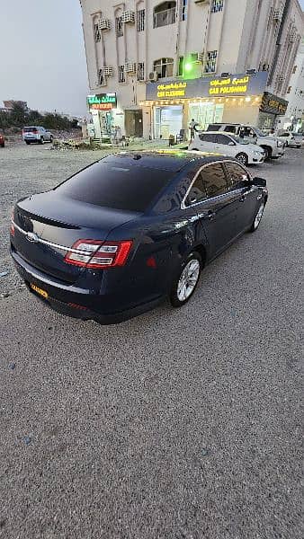 Ford Taurus 2016 4