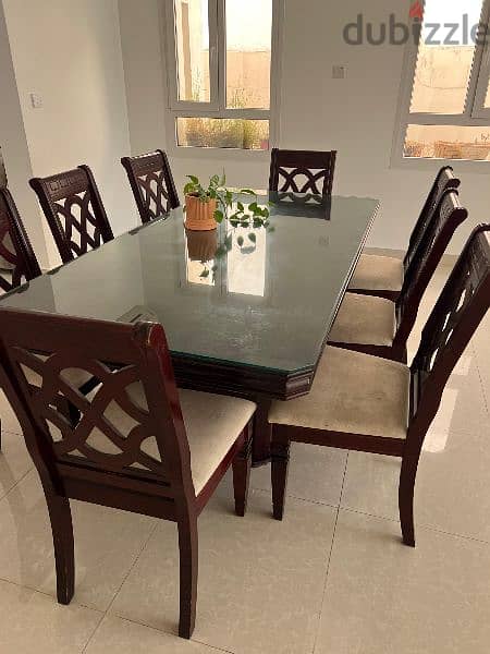 Dining table طاولة طعام 1