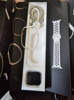 للبيع Apple Watch Series 4 Nike + 44mm