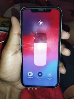 iPhone XR white 128 GB