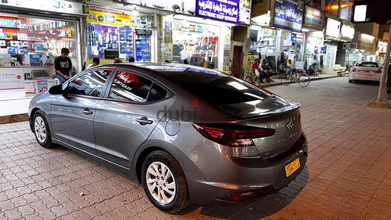 Hyundai Elantra 2019 3