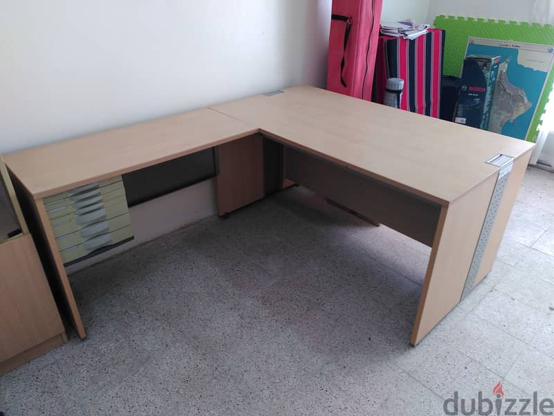 Desk & cabinet 2