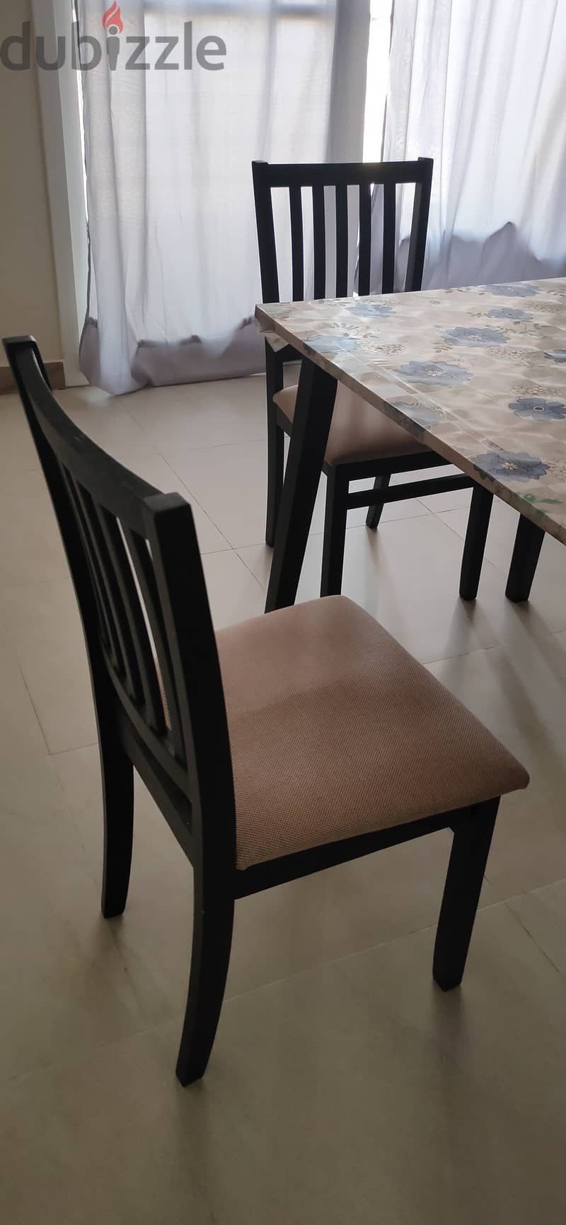 Dining Table with 4 Chairs 1