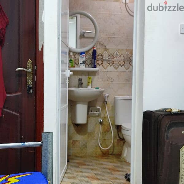 Sharing room With attached bathroom and all bills including in rent 2