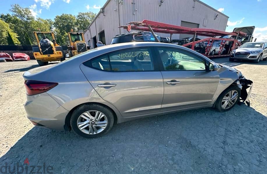 Hyundai Elantra 1900 2020 1