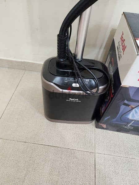 Steam Iron. . Tefal 1