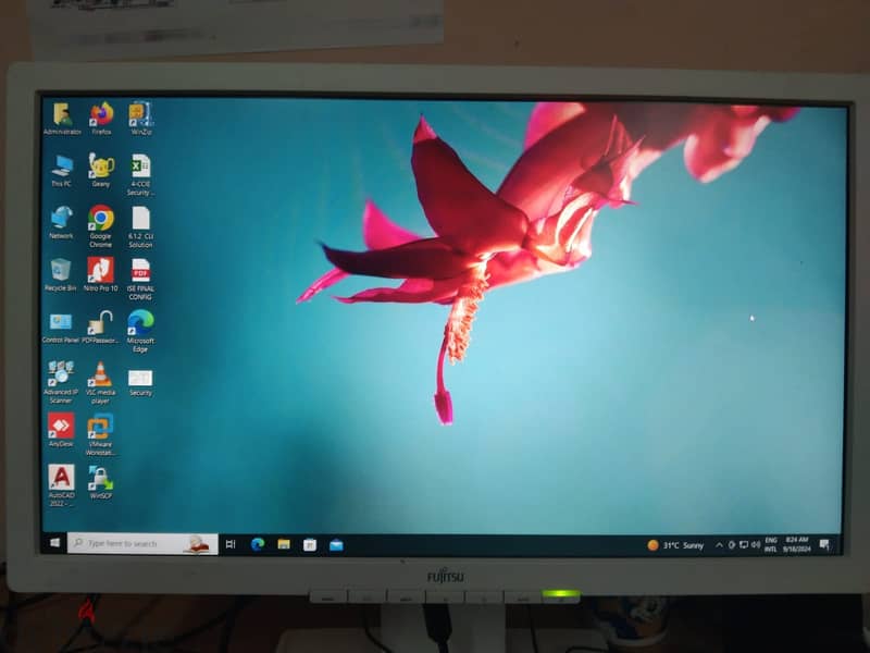 Dell i7 Computer,24 GB RAM,SSD 24 inch Monitor  with speaker 2