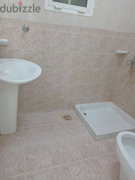 "Avilbale flat for rent for family * 6