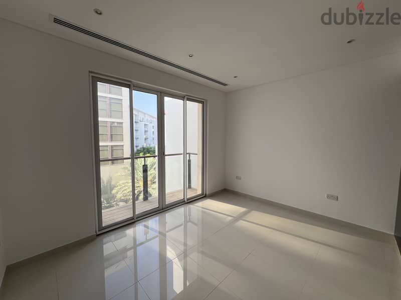 2 Bedroom Apartment for Rent in Al Mouj 9