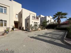 4 Bedroom Villa For Sale in Muscat Hills