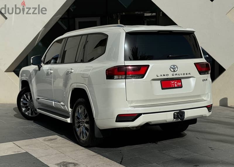 SUV Cars Rent From 19 Rials سيارات دفع رباعي للإيجار من ١٩ ريال 3