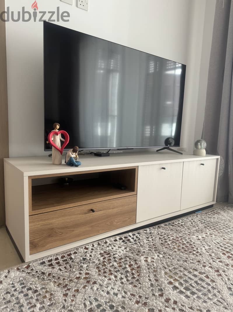 Coffee table & TV stand set 1