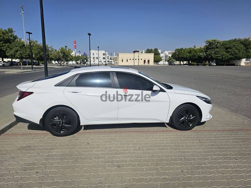 Hyundai Elantra 2023 3